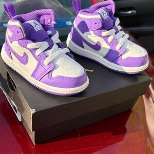 Nike Toddler' Court Purple & White High-Top Sneakers BRAND NEW 5C